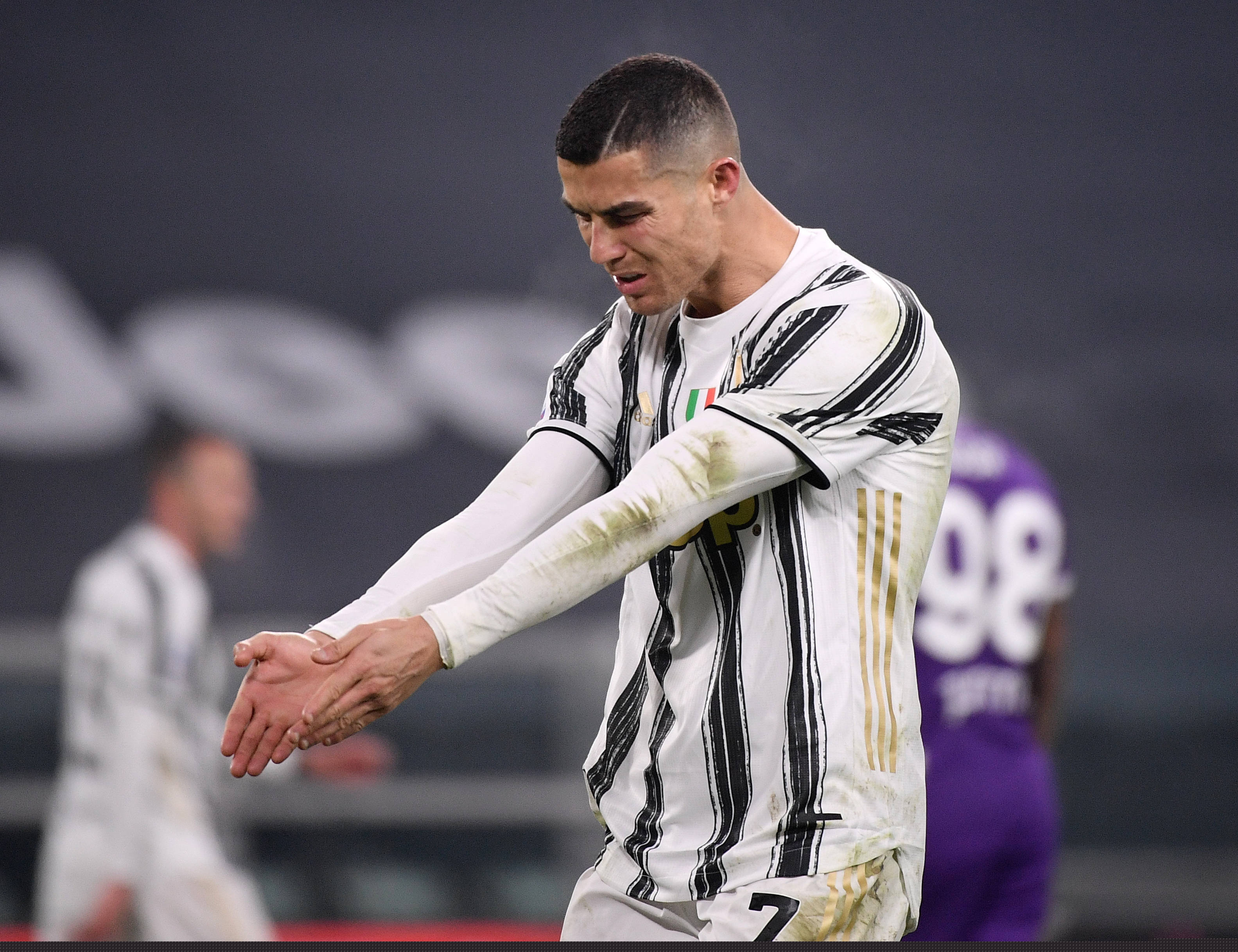 马里安诺·李维拉宣布 2013 年为其最后一个赛季，开启全美巡回告别仪式